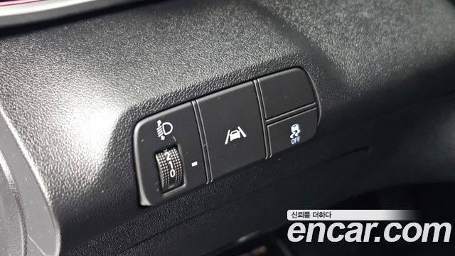 Hyundai AVANTE 2021 — photo 19