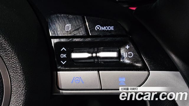 Hyundai AVANTE 2021 — photo 24