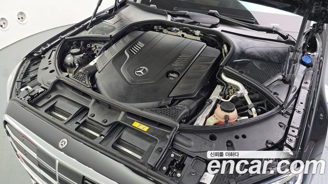 Mercedes-Benz S-Class 2022 — photo 6
