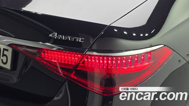 Mercedes-Benz S-Class 2022 — photo 9