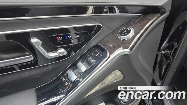 Mercedes-Benz S-Class 2022 — photo 29