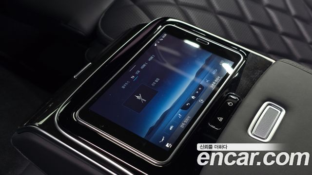 Mercedes-Benz S-Class 2022 — photo 32