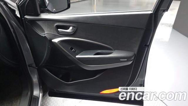 Hyundai Santafe 2018 — photo 14