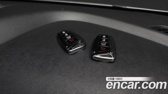 Hyundai Santafe 2018 — photo 29