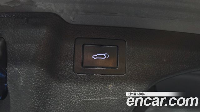 Hyundai Santafe 2018 — photo 31