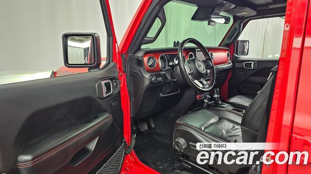 Jeep Wrangler 2021 — photo 13