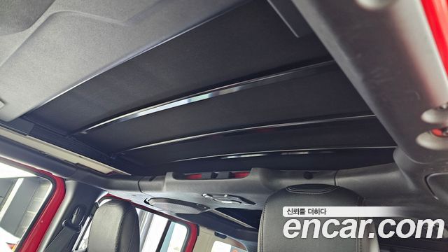 Jeep Wrangler 2021 — photo 22