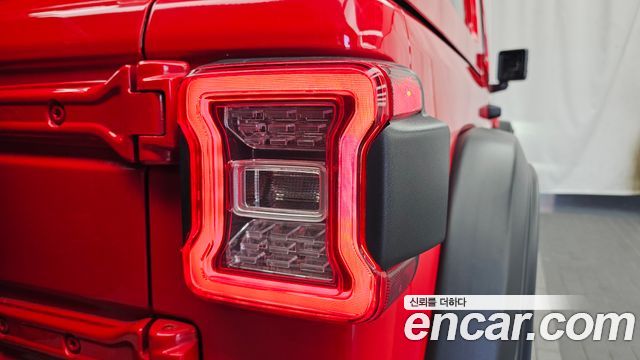 Jeep Wrangler 2021 — photo 9
