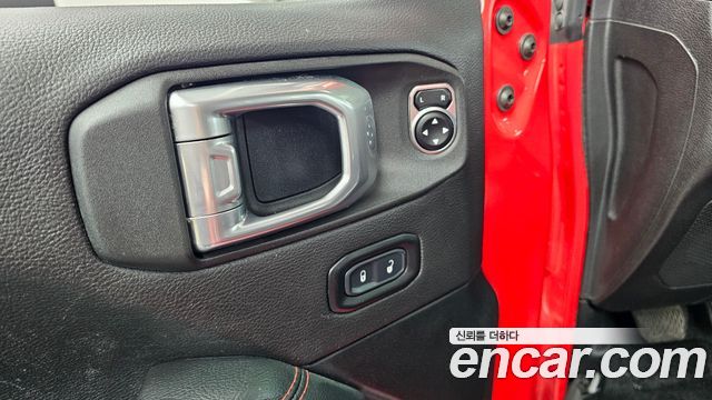 Jeep Wrangler 2021 — photo 29