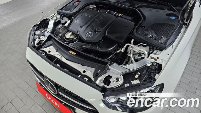 Mercedes-Benz E-Class 2022 — photo 6