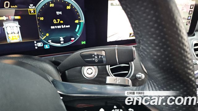 Mercedes-Benz E-Class 2022 — photo 12