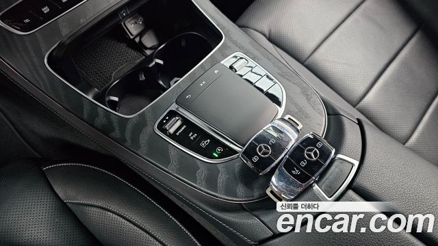 Mercedes-Benz E-Class 2022 — photo 23