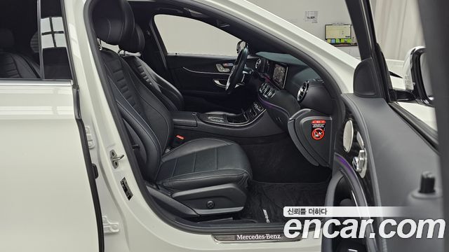 Mercedes-Benz E-Class 2022 — photo 16