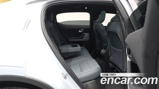 Polestar Polestar 2 2023 — photo 17