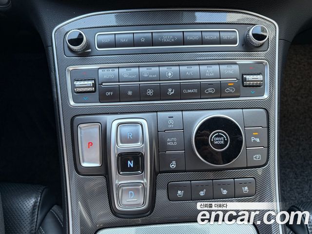 Hyundai Santafe 2021 — photo 17