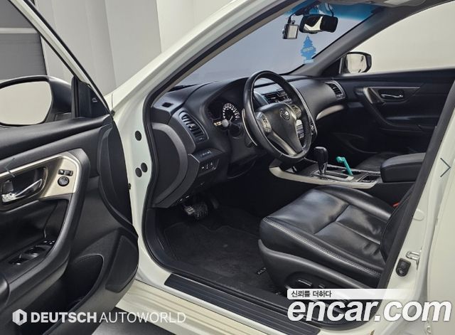 Nissan Altima 2016 — photo 11