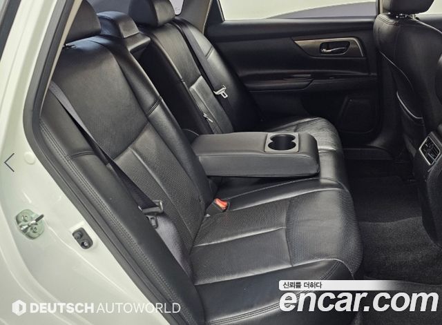 Nissan Altima 2016 — photo 12