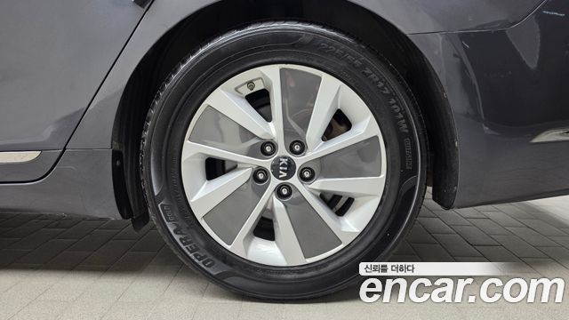 Kia K7 2017 — photo 5