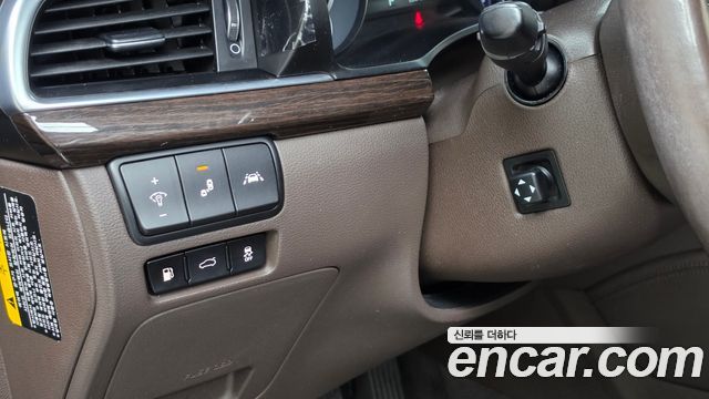 Kia K7 2017 — photo 15