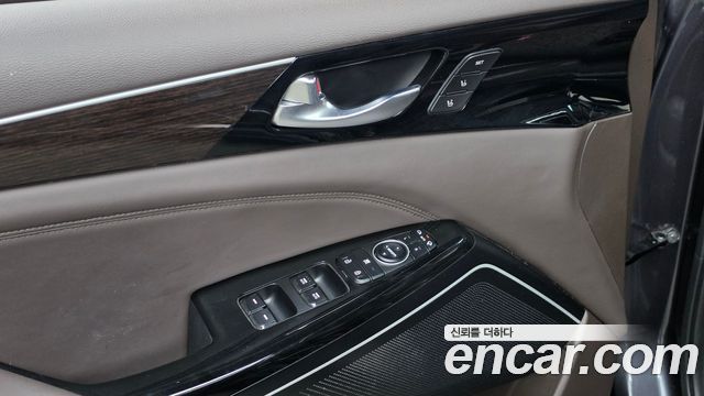 Kia K7 2017 — photo 18