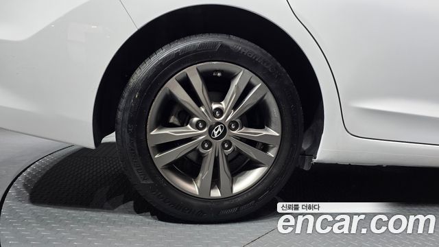 Hyundai AVANTE 2016 — photo 5