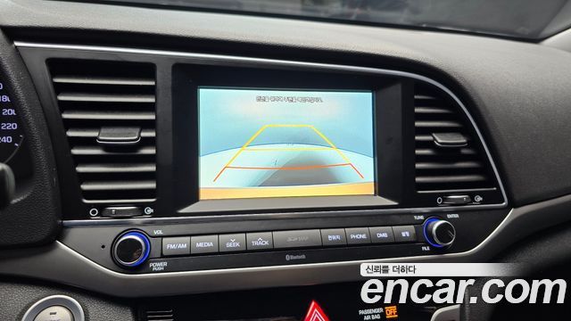 Hyundai AVANTE 2016 — photo 21