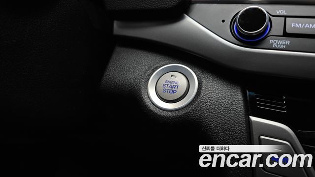 Hyundai AVANTE 2016 — photo 26