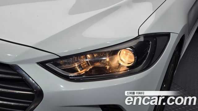 Hyundai AVANTE 2016 — photo 8