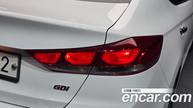 Hyundai AVANTE 2016 — photo 9