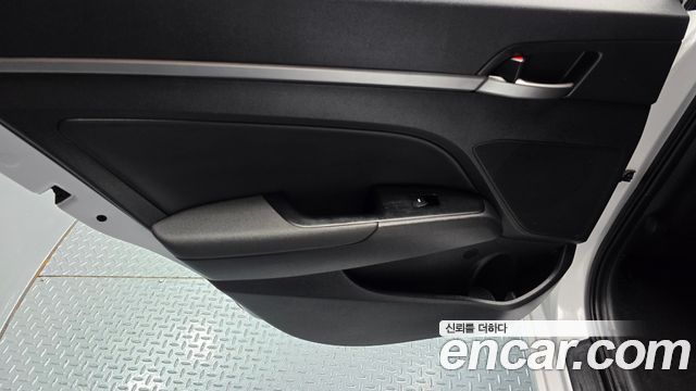 Hyundai AVANTE 2016 — photo 15