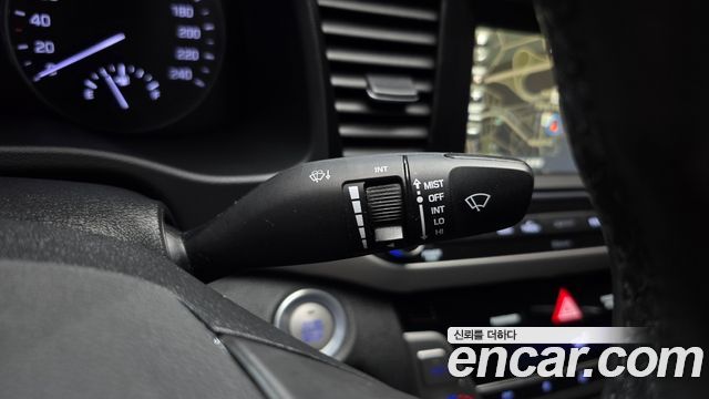 Hyundai AVANTE 2016 — photo 27