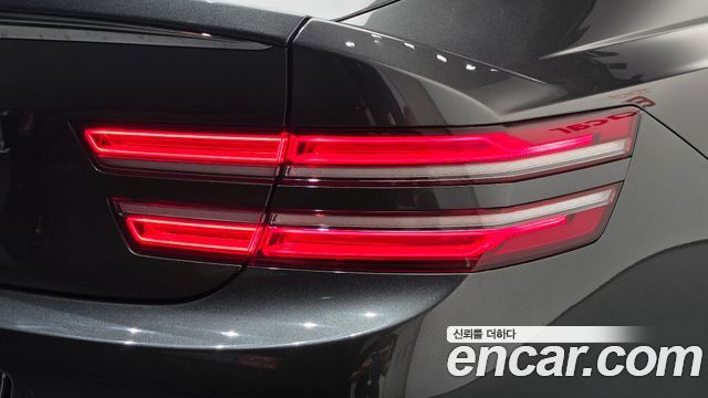 Genesis G80 2022 — photo 9