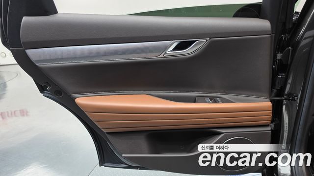 Genesis G80 2022 — photo 15