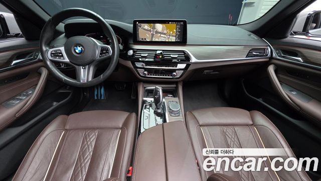 BMW 5-Series 2021 — photo 10