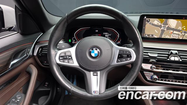 BMW 5-Series 2021 — photo 18