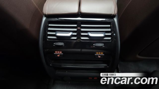 BMW 5-Series 2021 — photo 24