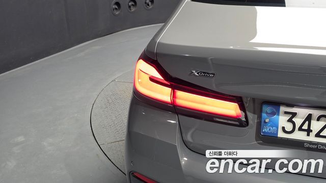 BMW 5-Series 2021 — photo 9
