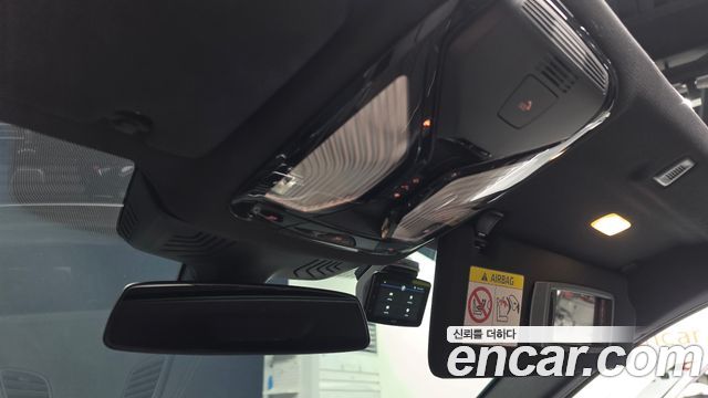 BMW 5-Series 2021 — photo 31