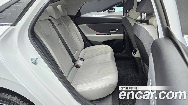 Hyundai AVANTE 2023 — photo 17