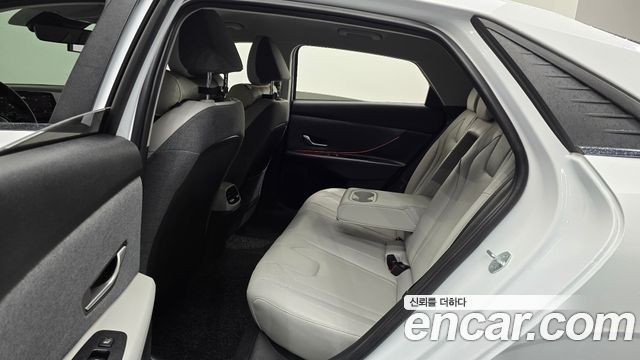 Hyundai AVANTE 2023 — photo 18