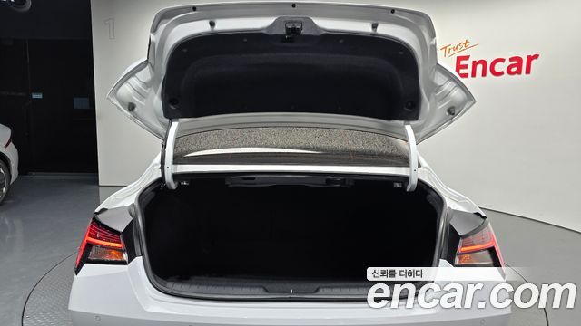 Hyundai AVANTE 2023 — photo 31