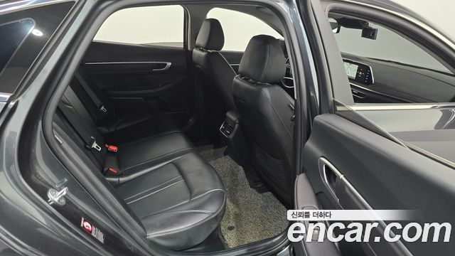 Hyundai Sonata 2022 — photo 11