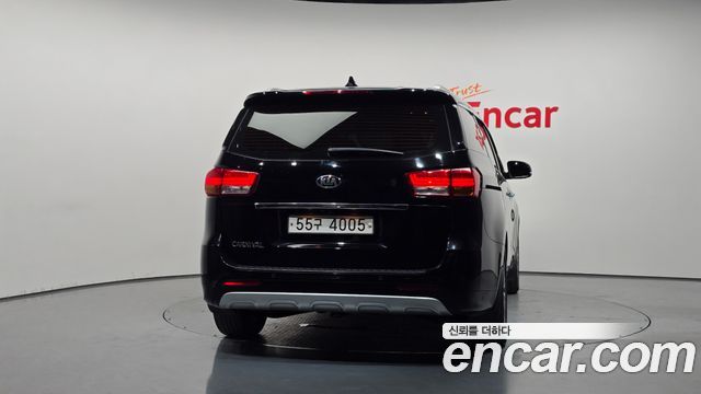 Kia Canival 2018 — photo 4