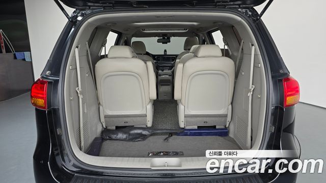 Kia Canival 2018 — photo 26