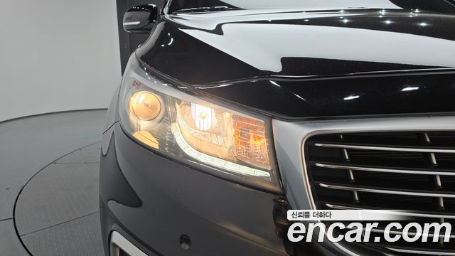 Kia Canival 2018 — photo 8