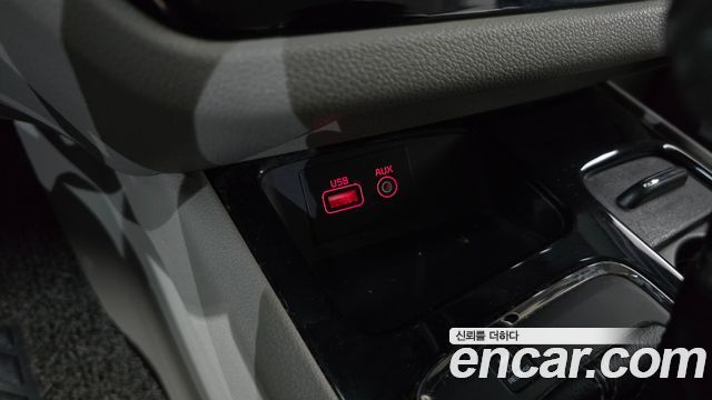 Kia Canival 2018 — photo 28
