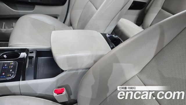 Kia Canival 2018 — photo 31