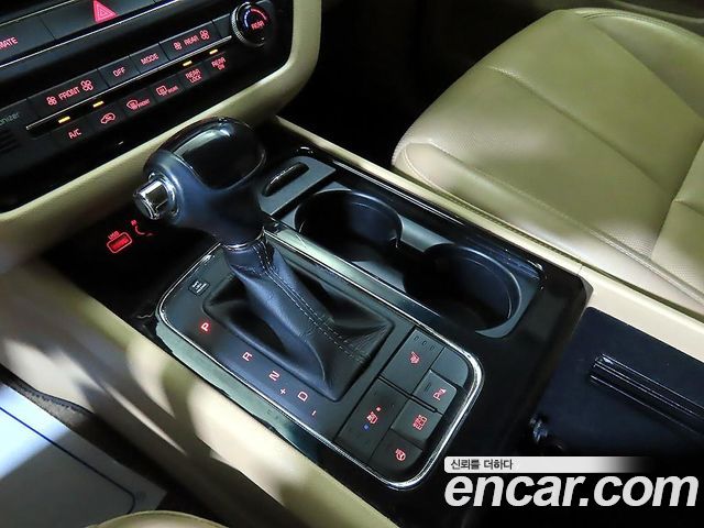 Kia Canival 2016 — photo 9