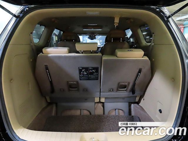 Kia Canival 2016 — photo 17