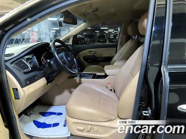 Kia Canival 2016 — photo 19